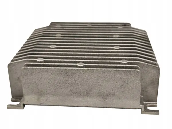 Amplificateur Audio Tesla OEM 1004833-10-A image 4