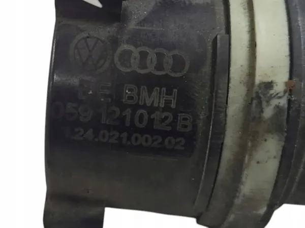 Bomba de água Audi OEM 059121012B - Usada image 5