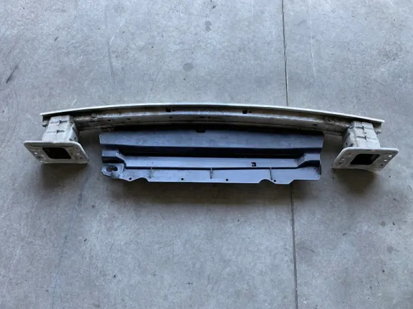 Refuerzo del parachoques delantero OEM KK31-V109A26-AB image 3