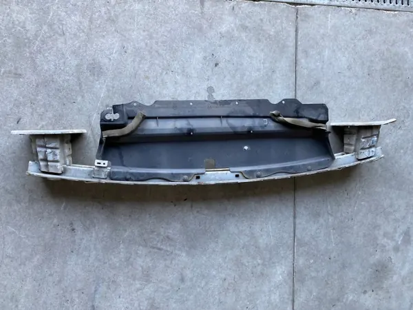 Refuerzo del parachoques delantero OEM KK31-V109A26-AB image 6