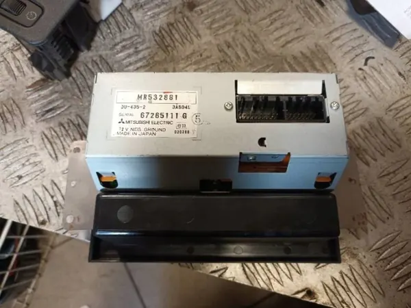 Ecrã Mitsubishi Pajero 3 OEM MR532881 - Usado image 3