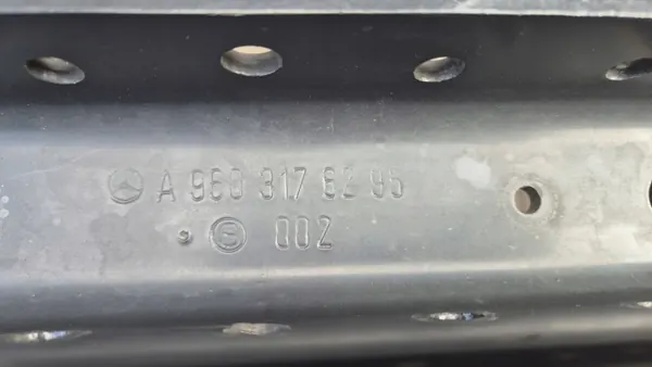 Mercedes Actros MP4 ohjaamon jousituspalkki OEM A9603176295 image 5