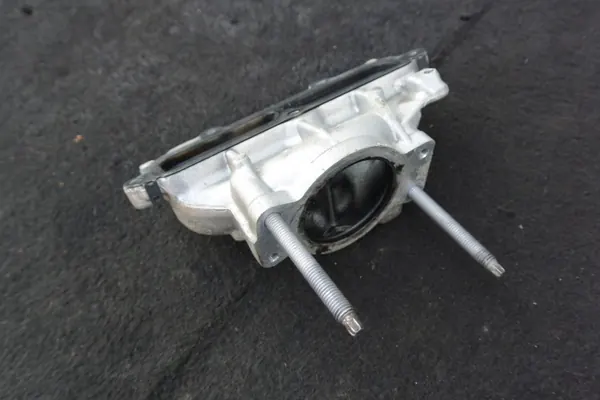 Kort Insugningsrörsanslutning OEM 165786344R image 3