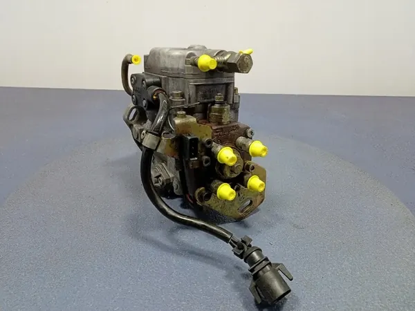AUDI A4 B5 PASSAT B5 1.9 TDI Einspritzpumpe 028130109H image 3