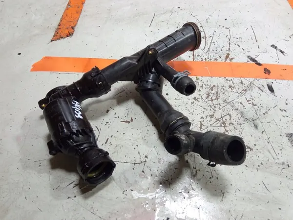 AUDI A4 B9 Carcasa de Termostato 04L121026AG image 2