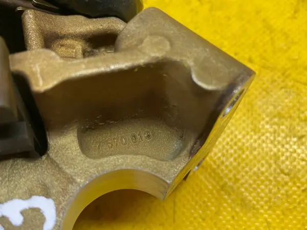 OEM 7570013 Laakerituki Peugeot 3008 1.6 VTI:lle image 8