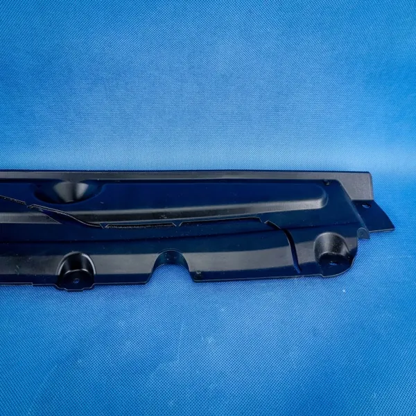 BMW X5 G05 LCI taka-aluskilpi OEM 51758093896 image 3