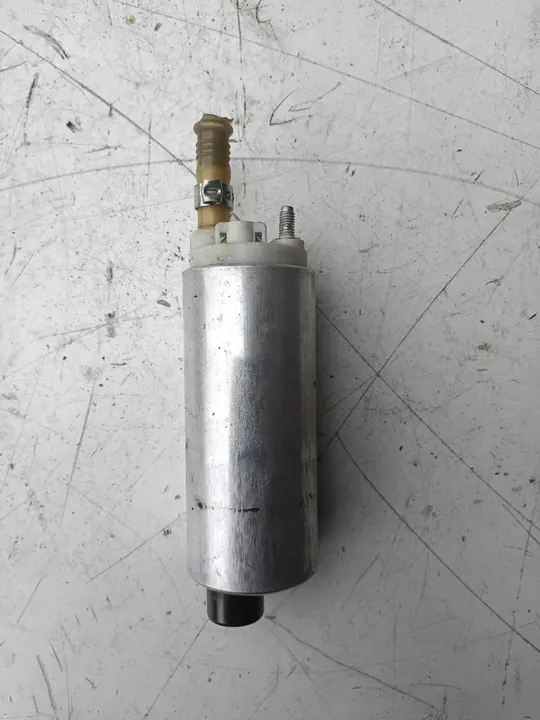 Brandstofpomp Audi 80 B4 2.0 image 2