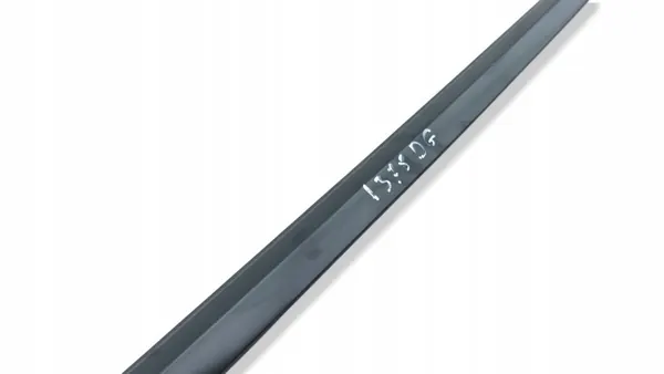 Tesla Model Y Achterruitlijst OEM AMD228322 image 10