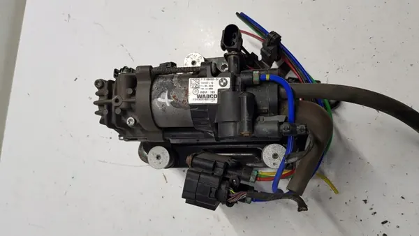 BMW 7 G11 Jousituskompressori OEM 6884682 image 4