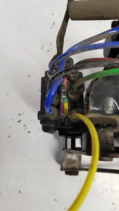 BMW 7 G11 Jousituskompressori OEM 6884682 image 9