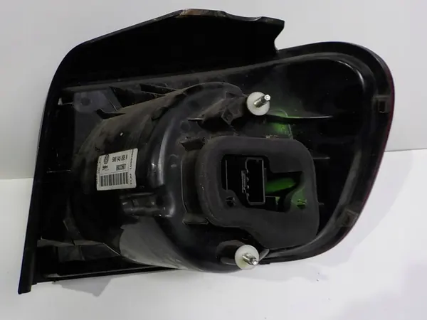 Luz trasera izquierda Volkswagen Golf V Plus OEM 5M0945095N image 4