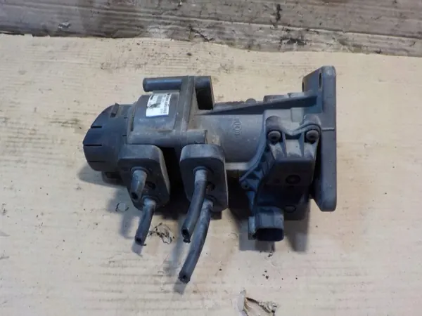 Scanian Pääjarruventtiili OEM 1463045 - Käytetty image 2