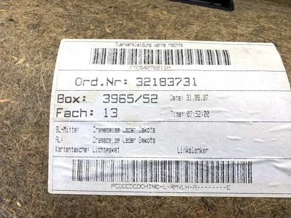 OEM LORK-2068-22661 Oikea Etuoven Verhoilu BMW E60 image 4
