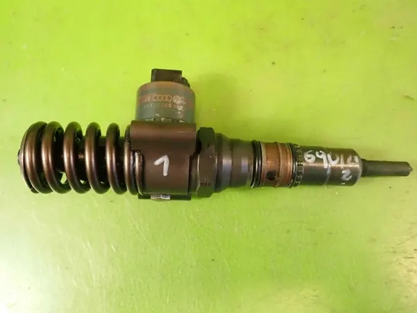 Audi A3 8P 2.0TDI Ruiskutin OEM 03G130073GX image 2