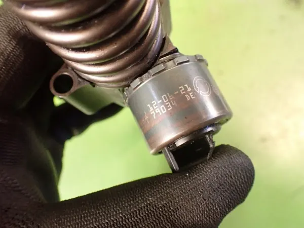 Audi A3 8P 2.0TDI Ruiskutin OEM 03G130073GX image 5