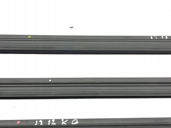 Hyundai i20 etuoven ikkunatiiviste OEM AMD180952 image 6