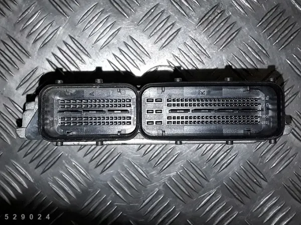 2007 VW Passat B6 ECU 2.0 TDI 03G906021NK image 4