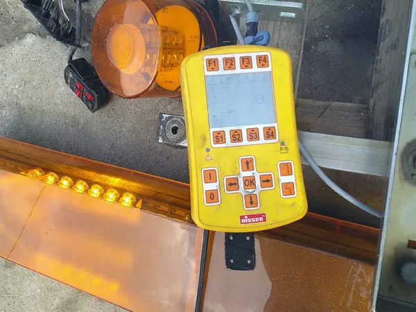 Varoitusvalosarja Nissen Basic Remote - OEM Käytetty image 4