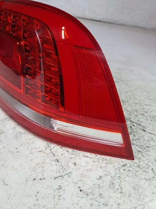 Lámpara LED trasera derecha VW Touareg 2010- image 3