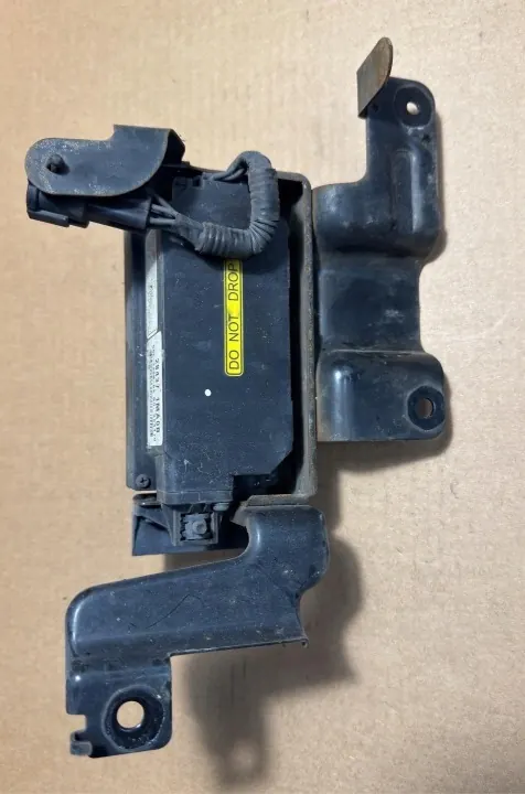 Radar Distronic Infiniti OEM 28437 1MA0B - Usado image 4