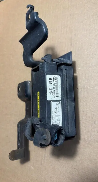 Radar Distronic Infiniti OEM 28437 1MA0B - Usado image 5