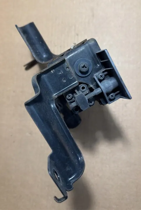Radar Distronic Infiniti OEM 28437 1MA0B - Usado image 6