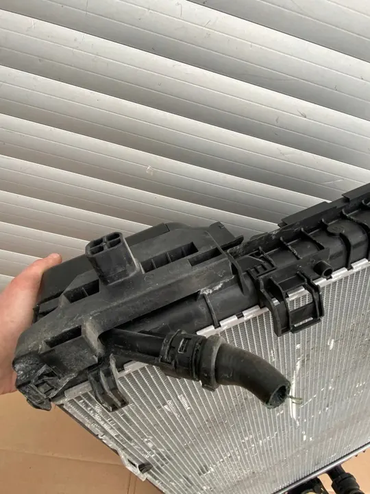 Radiador de agua BMW 5 G30 G31 6 G32 7 G11 G12 image 4