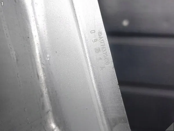 MERCEDES A-KLASA V177 W177 SEDAN / HATCHBACK HABILLAGE DE SOUTE DROIT image 2