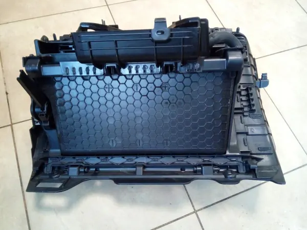 Guante pasajero VW Golf VII OEM 5G1857285E image 10