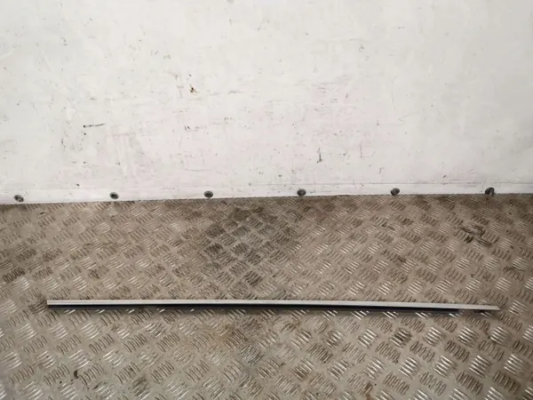 Infiniti Q50 achterruitlijst OEM FBZ11013 image 2