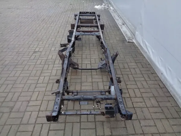 Poutre de châssis Mitsubishi OE pour Canter Fuso 3C15 image 4