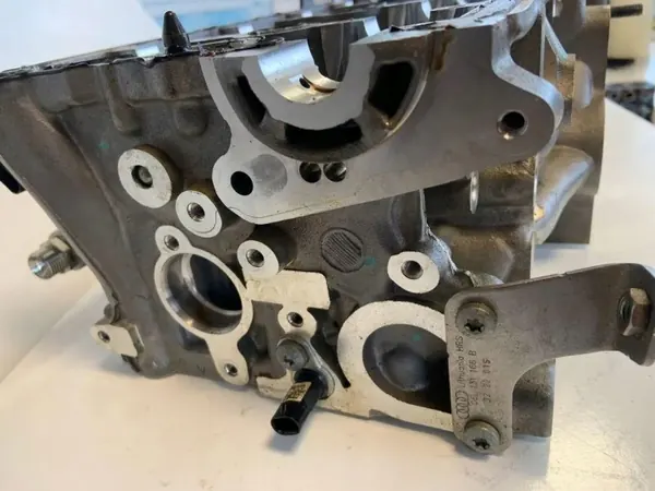 Culata de motor usada OEM 06N103063F para Audi Q5 image 5