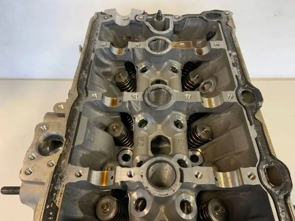 Culata de motor usada OEM 06N103063F para Audi Q5 image 7