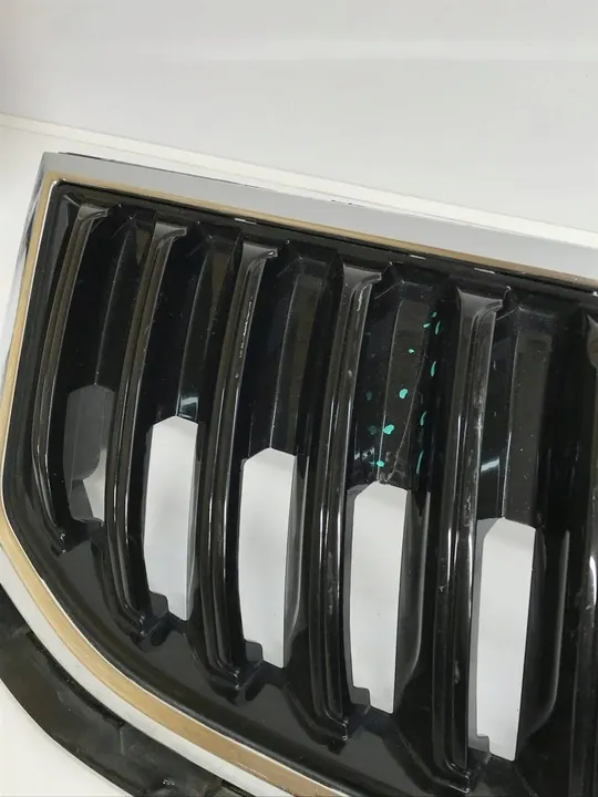 Skoda Octavia Mk3 (5E) 2018 Upper Grille 5E0807724A image 10