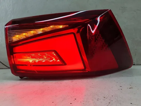 Lámpara Trasera Izquierda Seat Ateca Lift 575945207E image 3