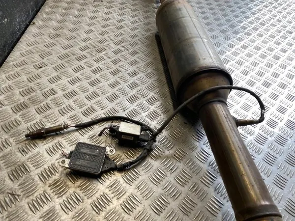 Catalisador Mercedes-Benz Sprinter 2021 A9064902614 image 2