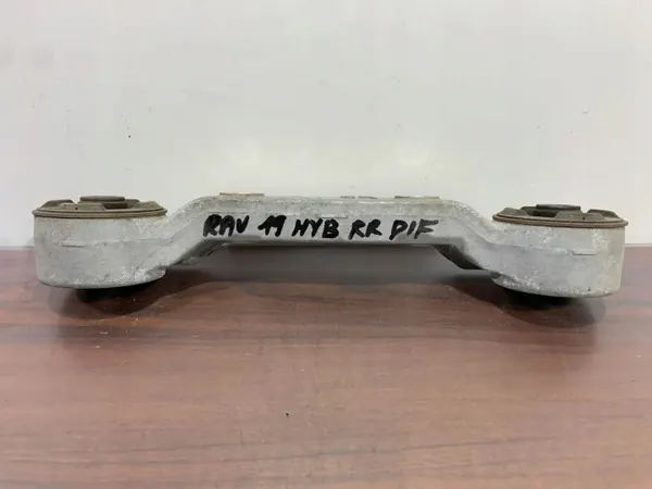 Support différentiel arrière OEM FBZ28684 pour Toyota RAV4 image 3