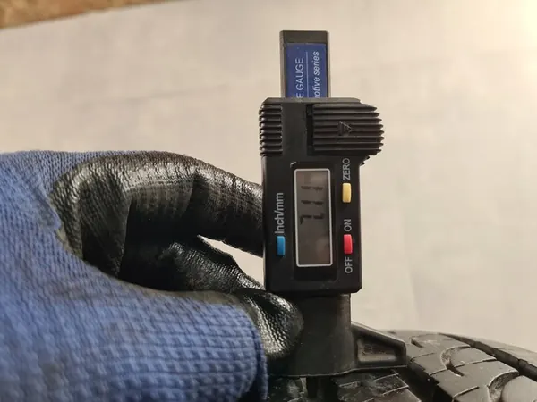 Jeu de 2 pneus été Yokohama Geolandar 215/55 R18 image 9