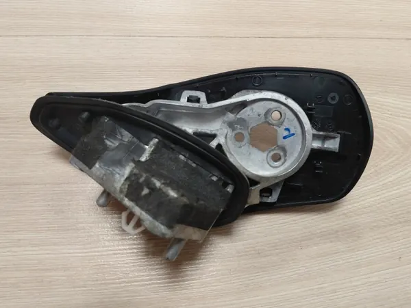Suporte espelho esquerdo Mazda MX-30 OEM - Usado image 3