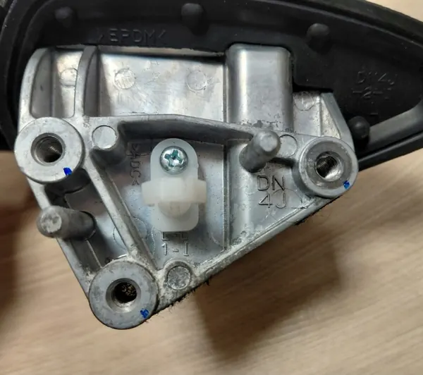 Suporte espelho esquerdo Mazda MX-30 OEM - Usado image 4