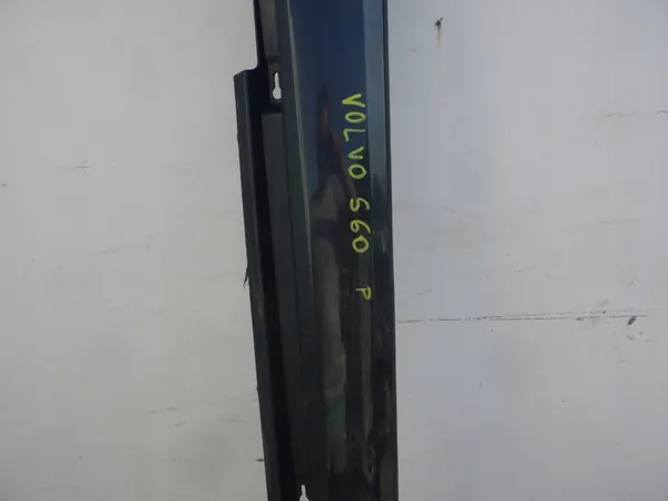VOLVO S60 Right Side Trim image 4