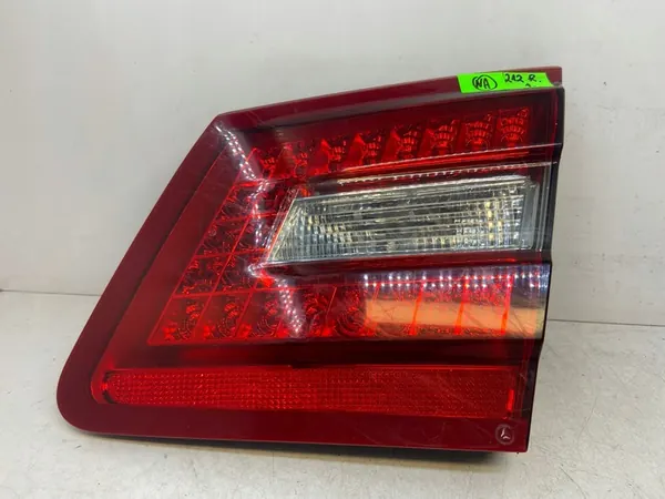 MERCEDES W212 E-LUOKKA PERÄVALO OIKEA image 2