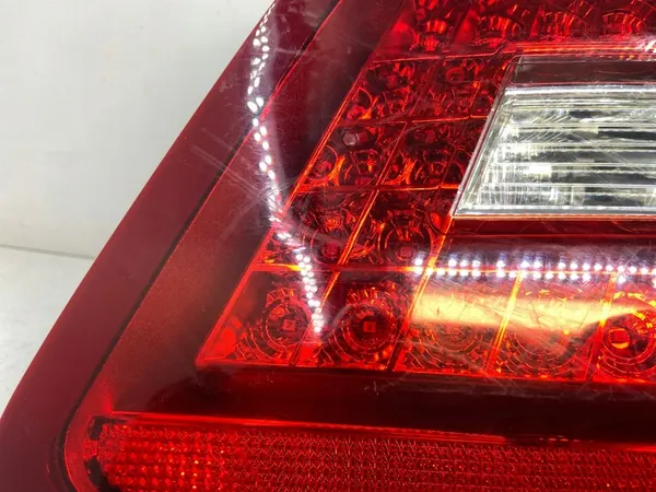 MERCEDES W212 E-LUOKKA PERÄVALO OIKEA image 6