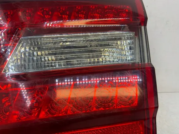 MERCEDES W212 E-LUOKKA PERÄVALO OIKEA image 7