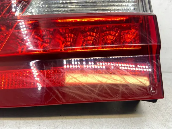 MERCEDES W212 E-LUOKKA PERÄVALO OIKEA image 8