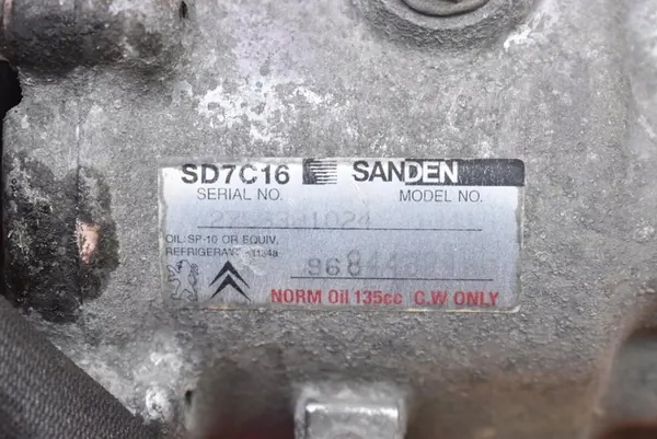 Compresseur de Climatisation Peugeot 3008 1.6 HDI image 8