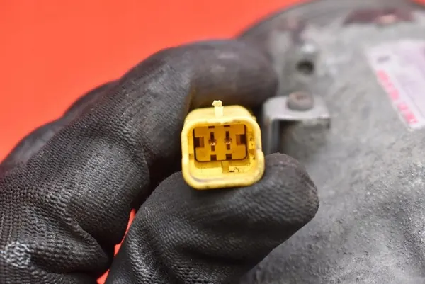 Compresseur de Climatisation Peugeot 3008 1.6 HDI image 9