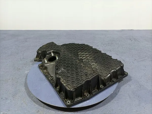 SKODA SUPERB III 2.0 TSI Oljetank 06K103598N image 3