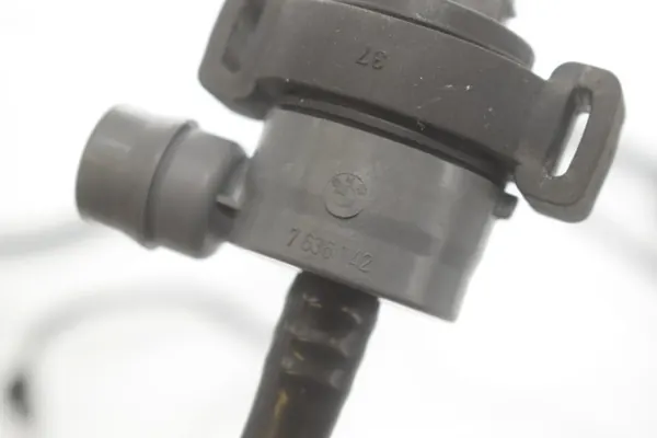 Tyhjiöletku OEM 7636142 BMW 3-sarja F31:lle image 3